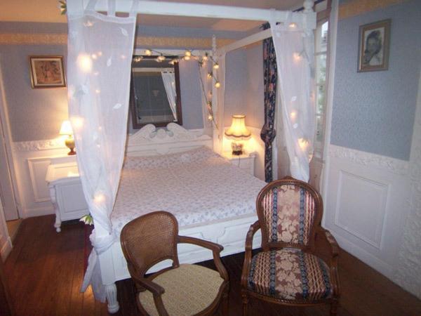 Logis Deritel Montsurs Room photo